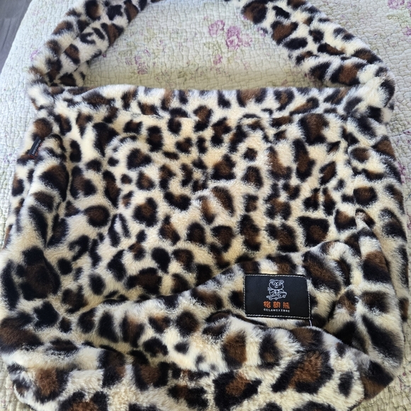 Handbags - Leopard Print Faux Fur Shoulder Bag